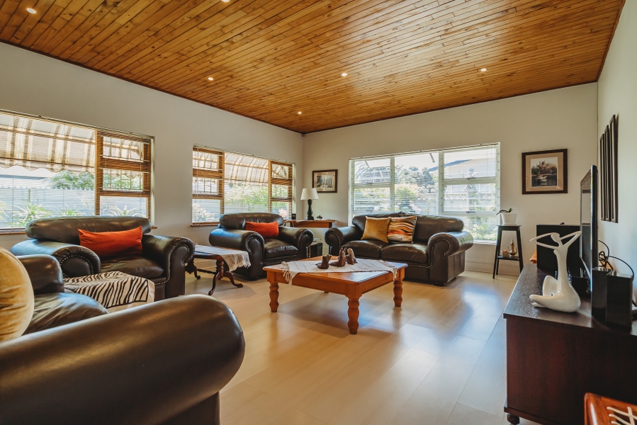 5 Bedroom Property for Sale in Heather Park Western Cape